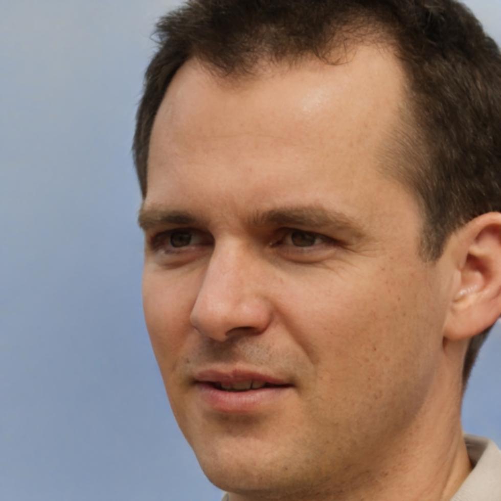 Torin Bjarnesen, business planning instructor with extensive retail experience